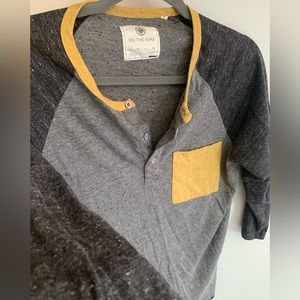 ON THE BYAS 3/4 SLEEVE SHIRT SIZE: Small